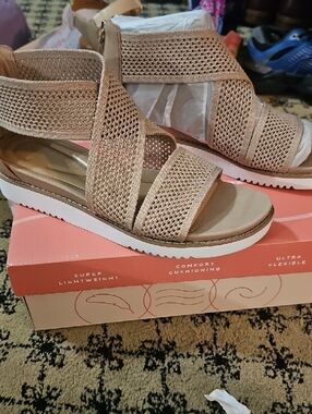 Easy Spirit Wander2 Light Natural